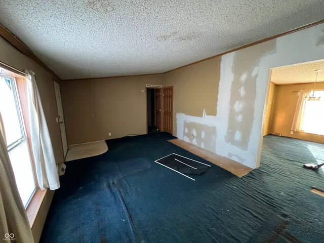 $1 | 267 East County Road 360 North, Anderson, IN 46012