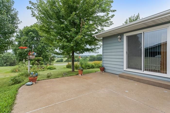 4750 Everlou Road Cedar Rapids, IA 52404 - Photo 4 of 25 Gallery Image 4