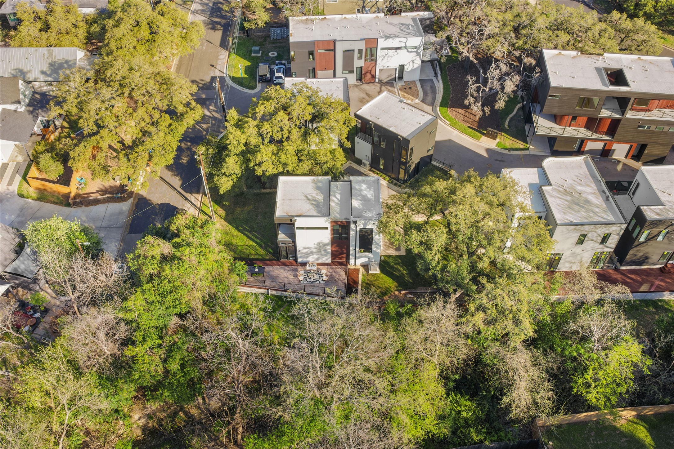219 Lessin Lane, Unit 11 Austin, TX 78704 - Photo 20 of 23