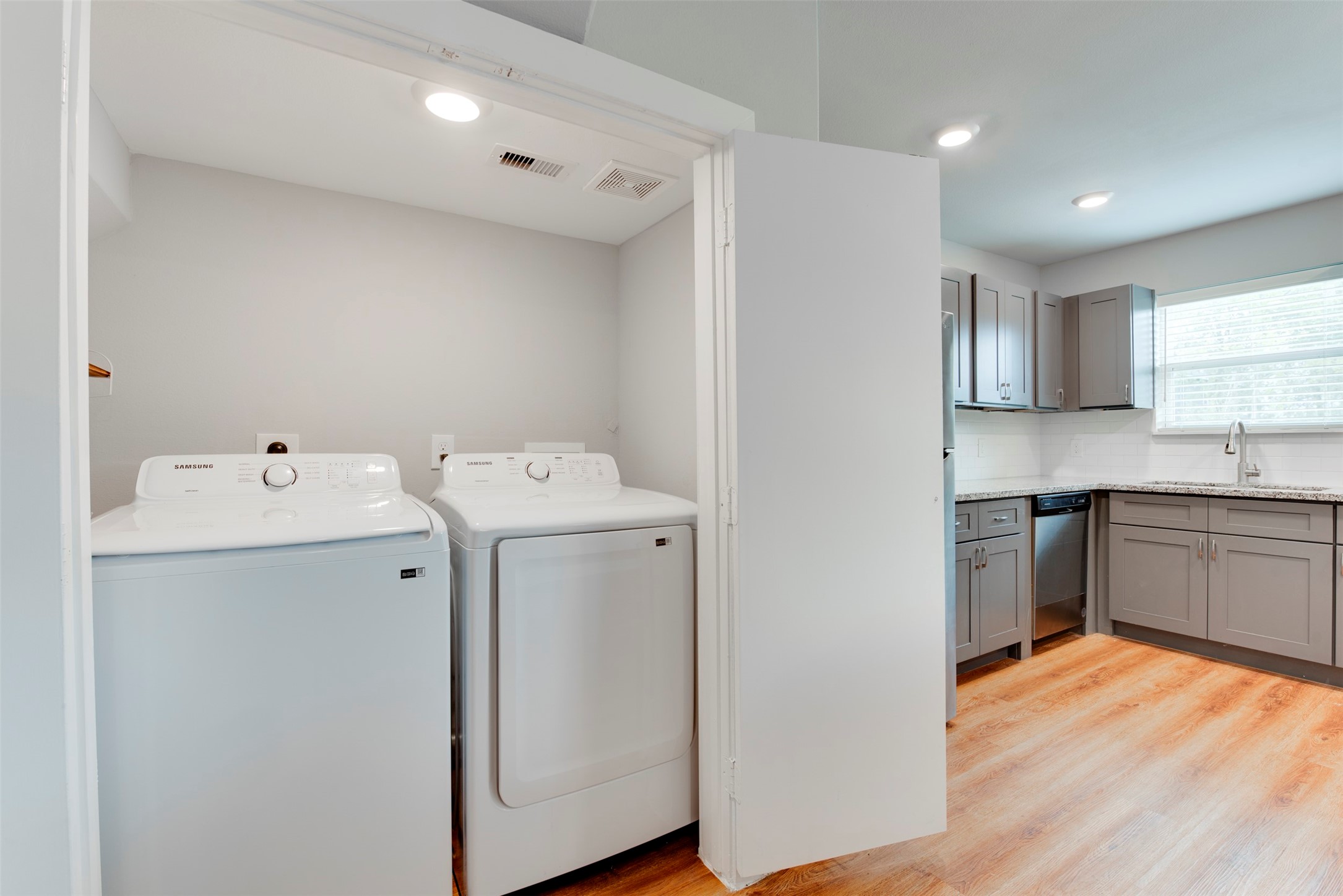 8635 Sunderland Road Houston, TX 77028 - Photo 11 of 23