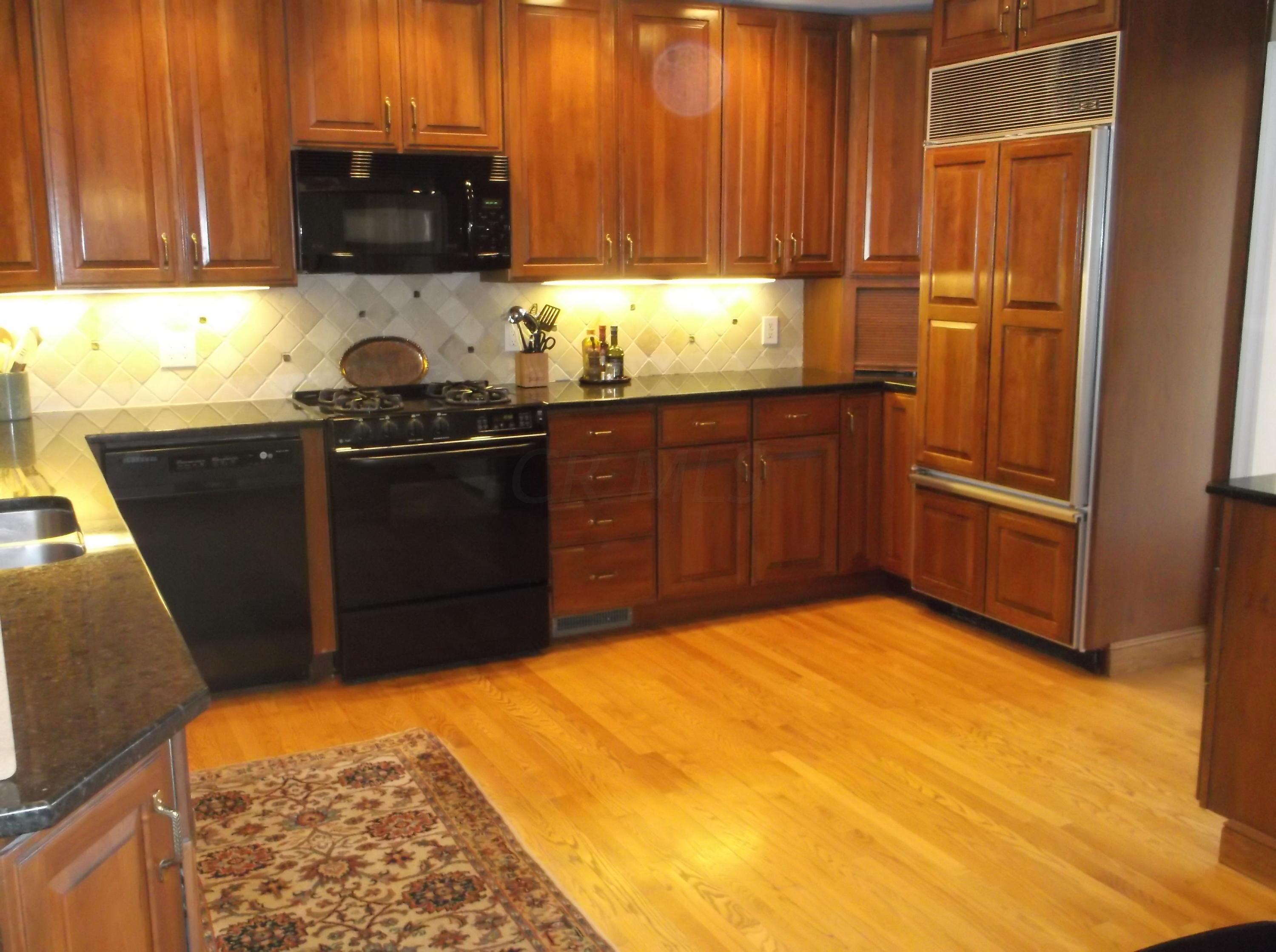 2627 Andover Road Columbus, OH 43221 - Photo 14 of 39