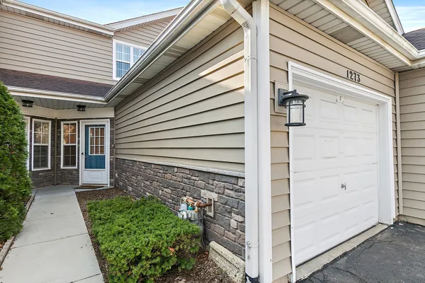 $2,300 | 1273 Cranbrook Drive, Schaumburg, IL 60193
