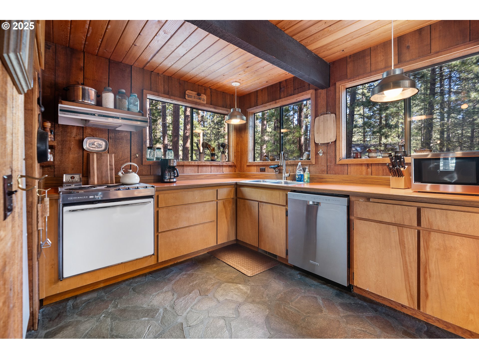 70780 Bitter Root Sisters, OR 97759 - Photo 9 of 30