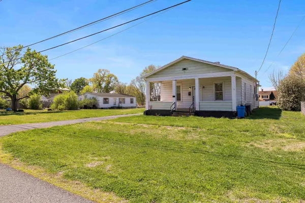 $160,000 | 505 8th Street, Shenandoah, VA 22849