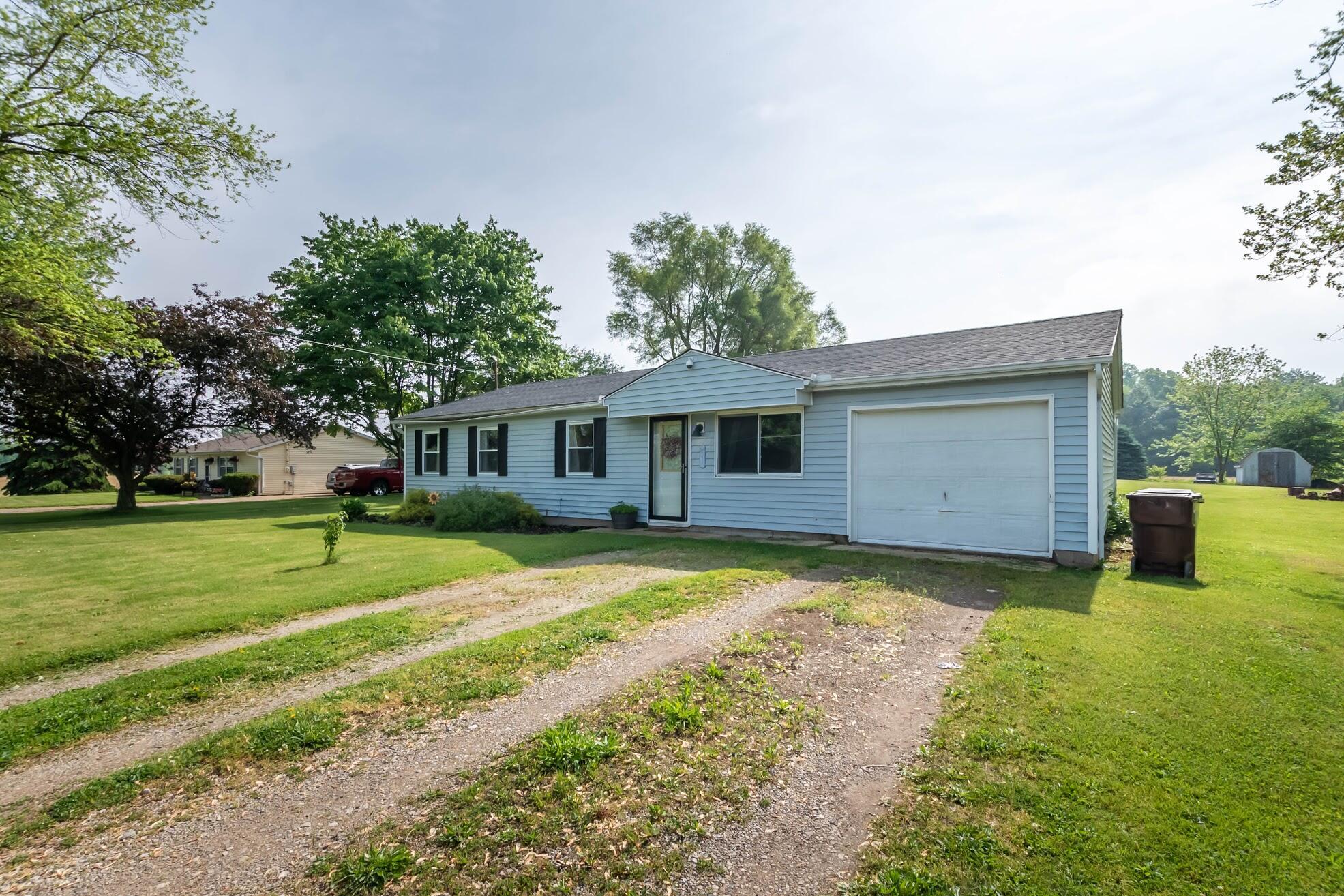 640 Titus Road Springfield, OH 45502 - Photo 3 of 23