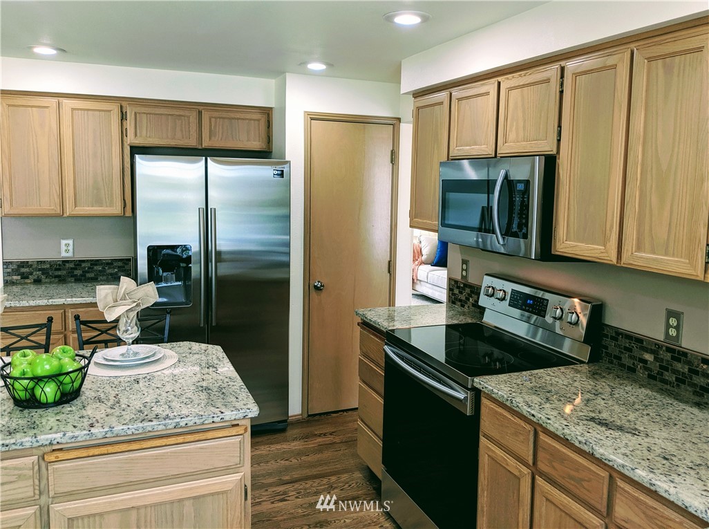 20903 33rd Avenue Southeast Bothell, WA 98021 - Photo 10 of 25