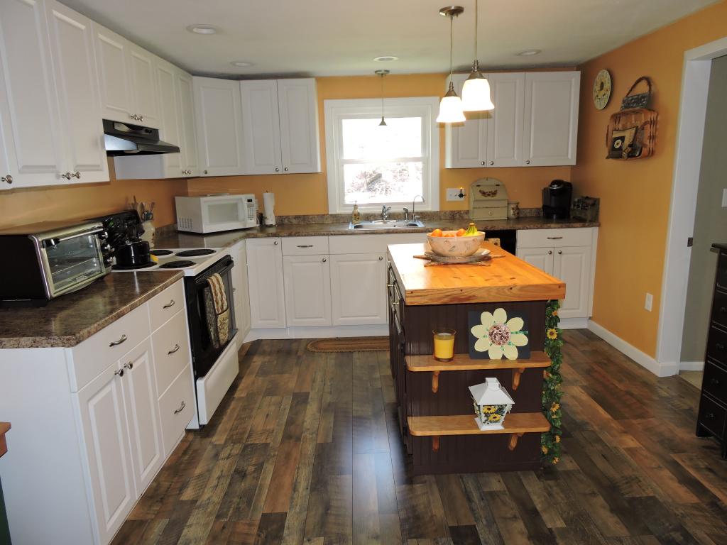 315 Raymond Road Chester, NH 03036 - Photo 2 of 29
