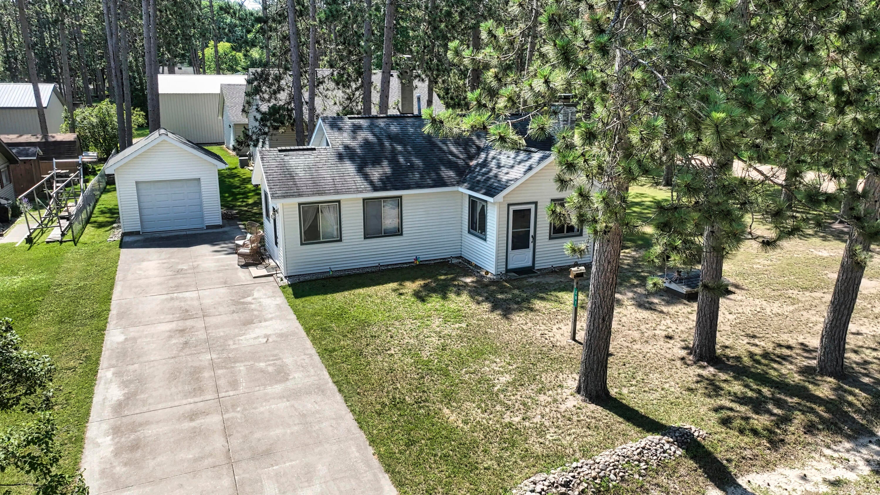 207 Lakeview Road Roscommon, MI 48653 - Photo 2 of 39 Gallery Image 2