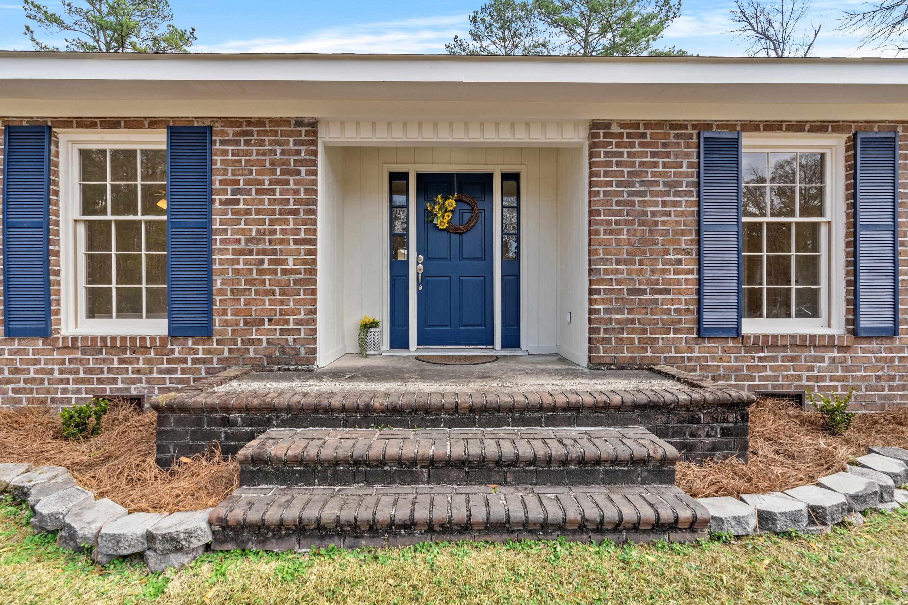 83 Pond Street Georgetown, SC 29440 - Photo 2 of 22