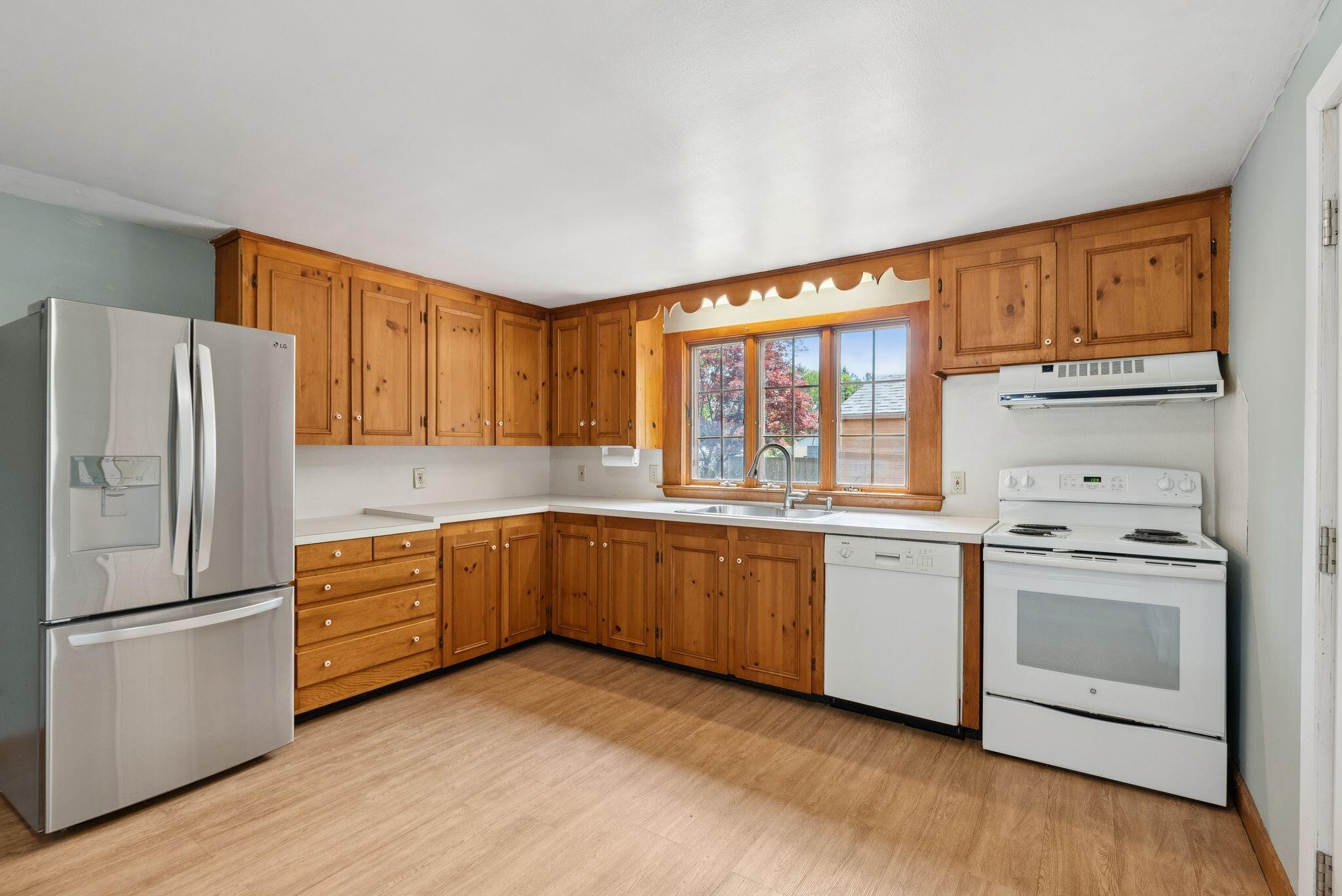 5 Birchwood Road Kennebunk, ME 04043 - Photo 11 of 40 25_DSC04394