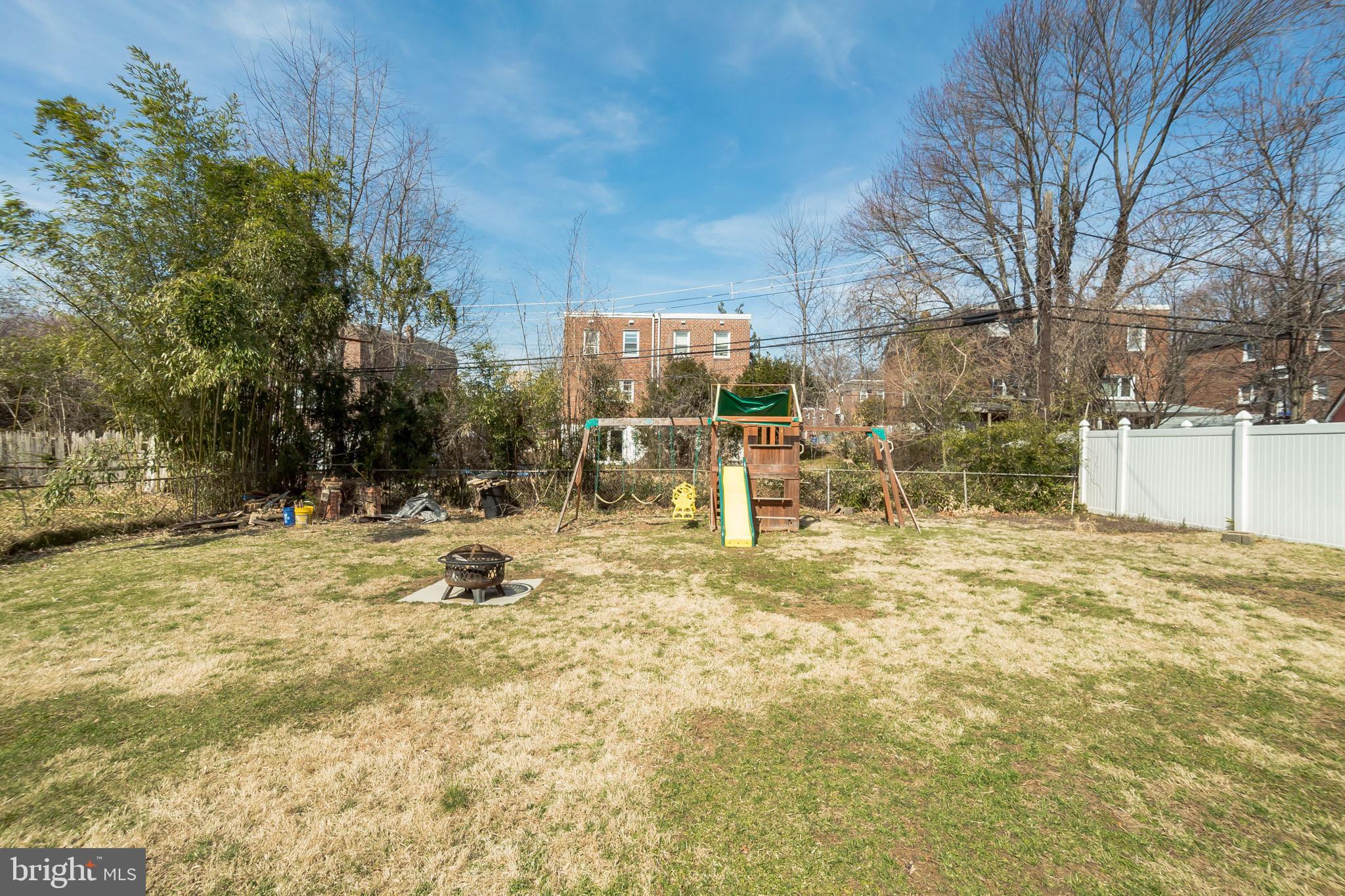 12012 Sewell Road Philadelphia, PA 19116 - Photo 18 of 28 Backyard