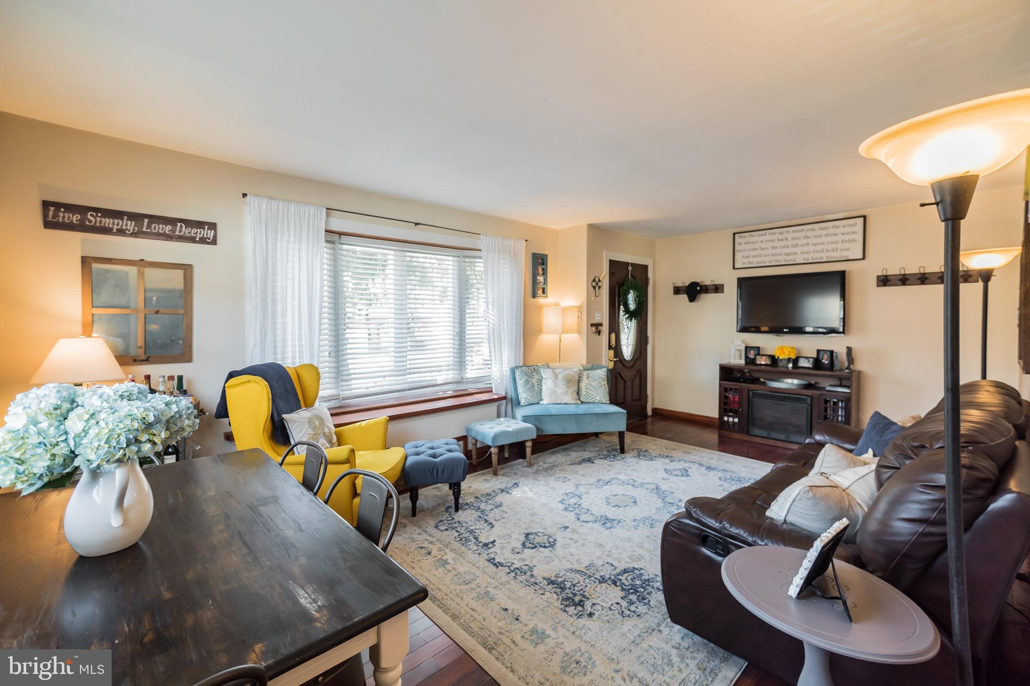 12012 Sewell Road Philadelphia, PA 19116 - Photo 3 of 28