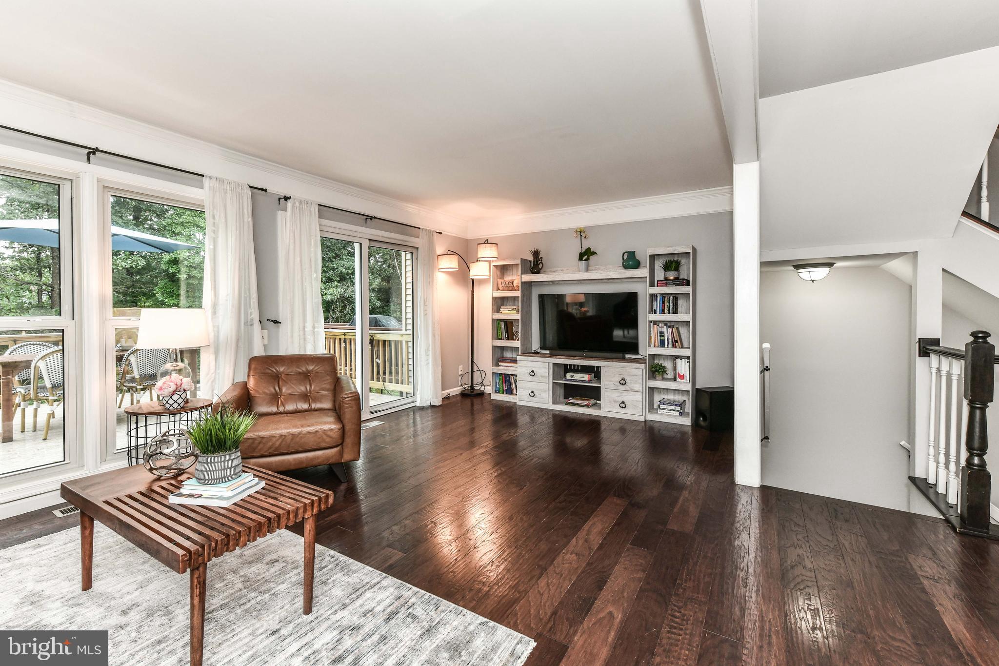 43792 Laburnum Square Ashburn, VA 20147 - Photo 16 of 46 Wall of windows