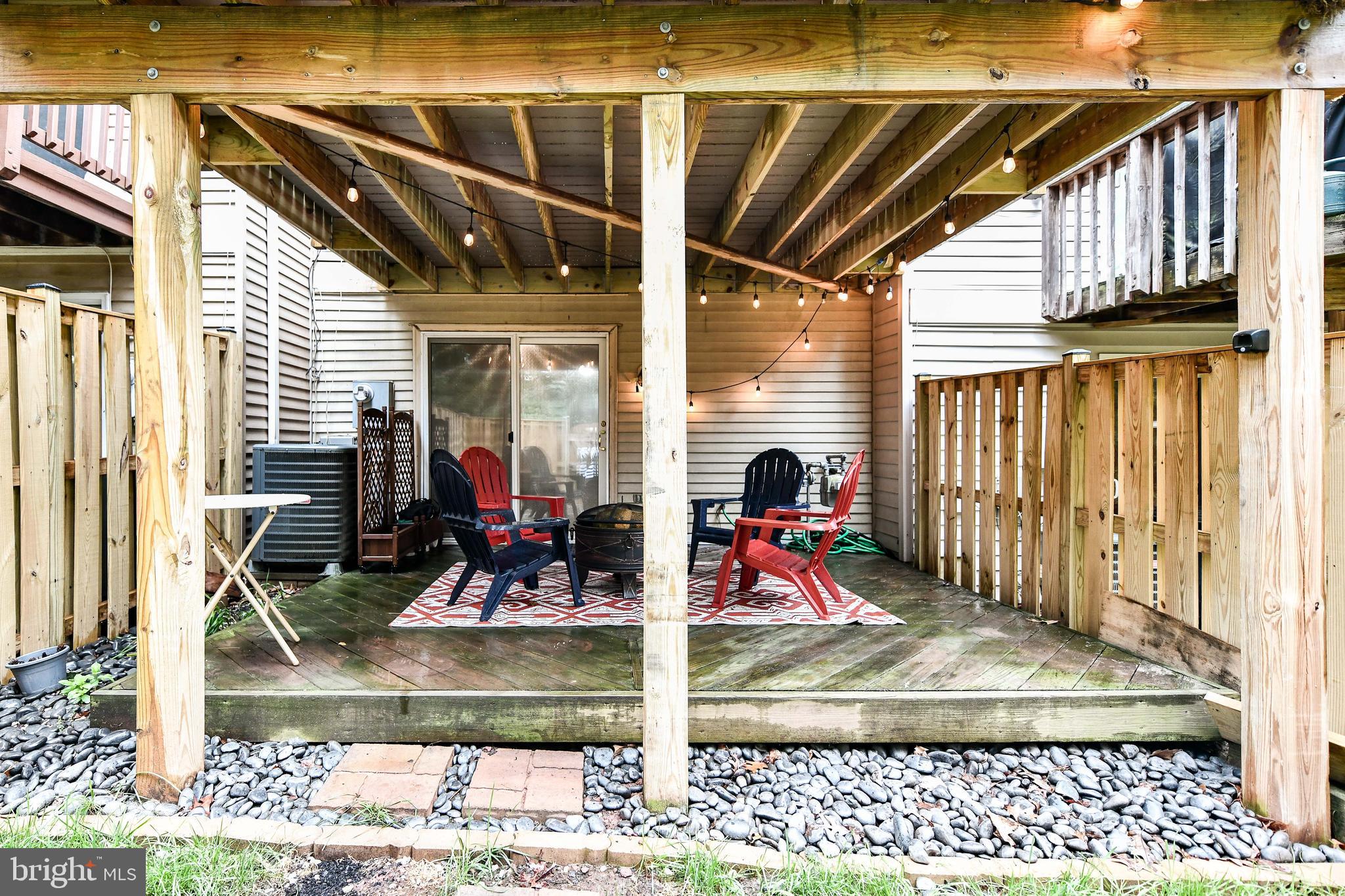 43792 Laburnum Square Ashburn, VA 20147 - Photo 38 of 46 Great place to hang out