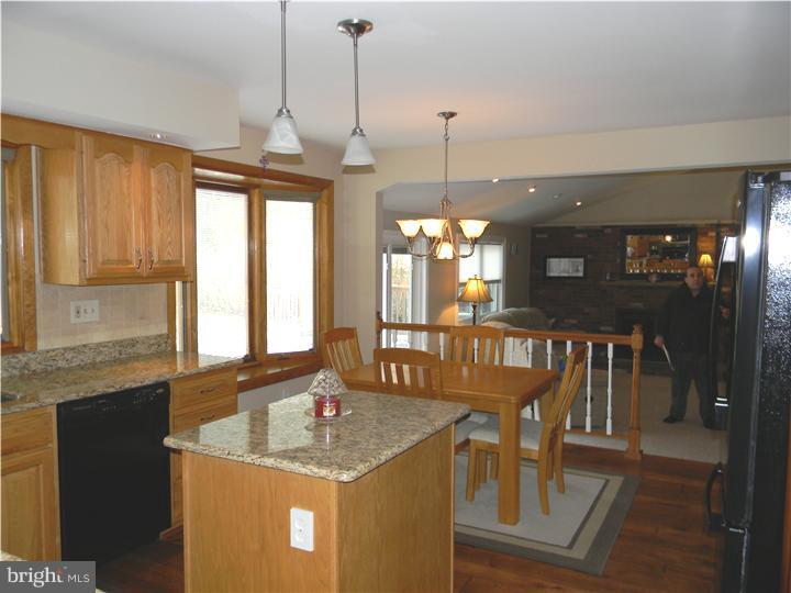 19 Papermill Road Cherry Hill, NJ 08003 - Photo 5 of 25 Kitchen