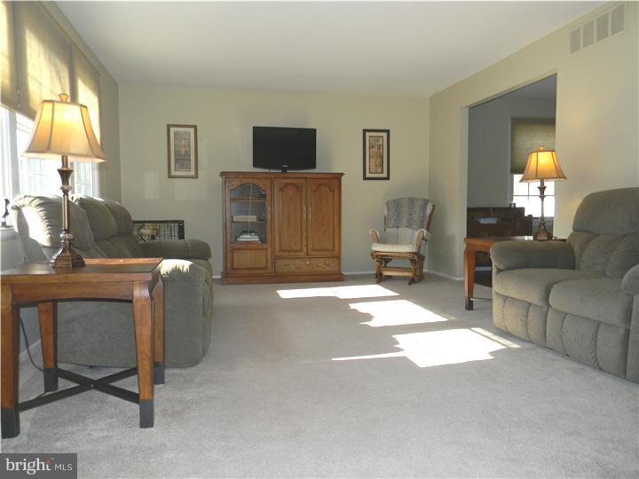 19 Papermill Road Cherry Hill, NJ 08003 - Photo 7 of 25 Living Room
