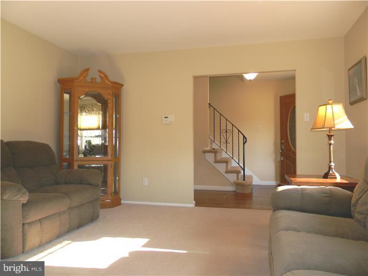 19 Papermill Road Cherry Hill, NJ 08003 - Photo 8 of 25 Living Room