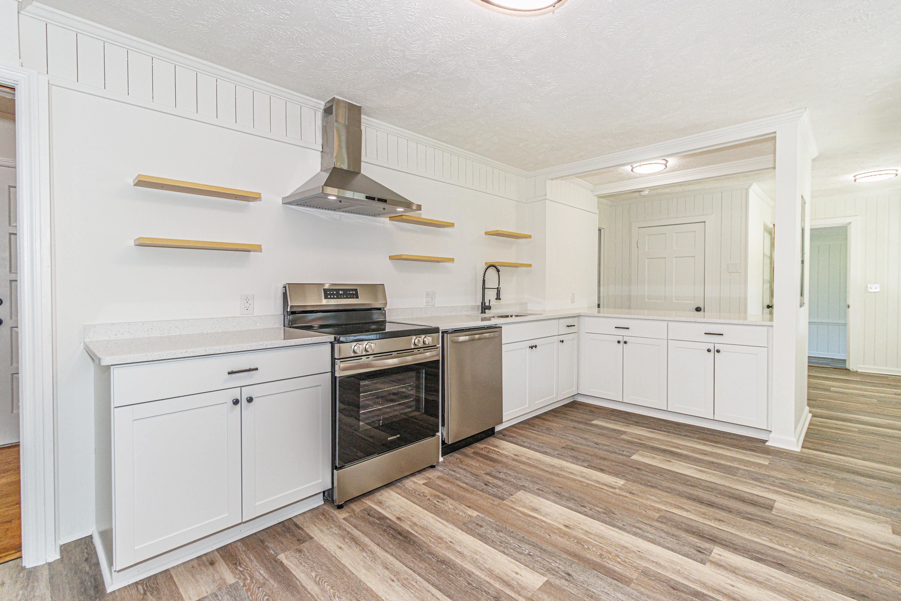 302 Cleveland Street Mullins, SC 29574 - Photo 5 of 50 Gallery Image 5