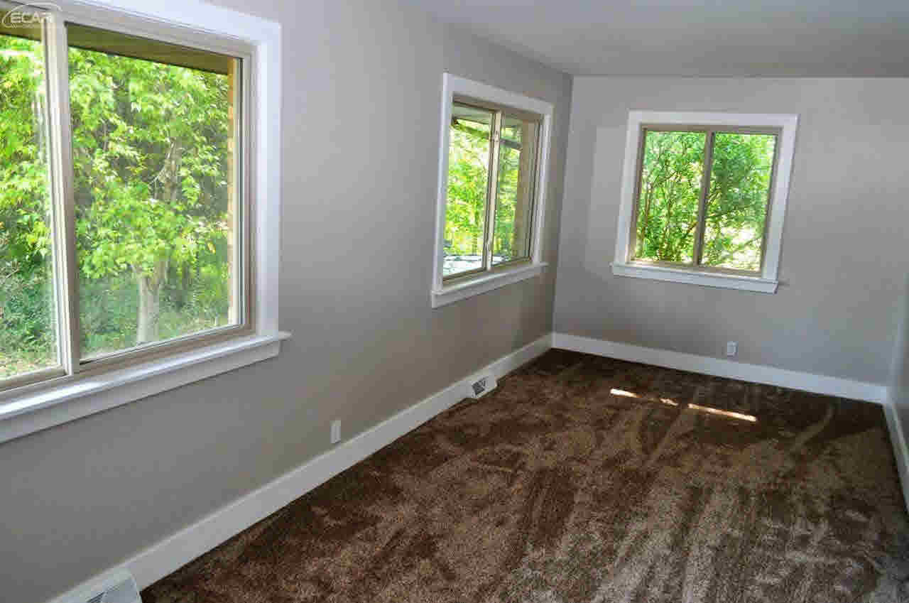 12422 White Lake Road Fenton, MI 48430 - Photo 5 of 47 21246896-4.JPG