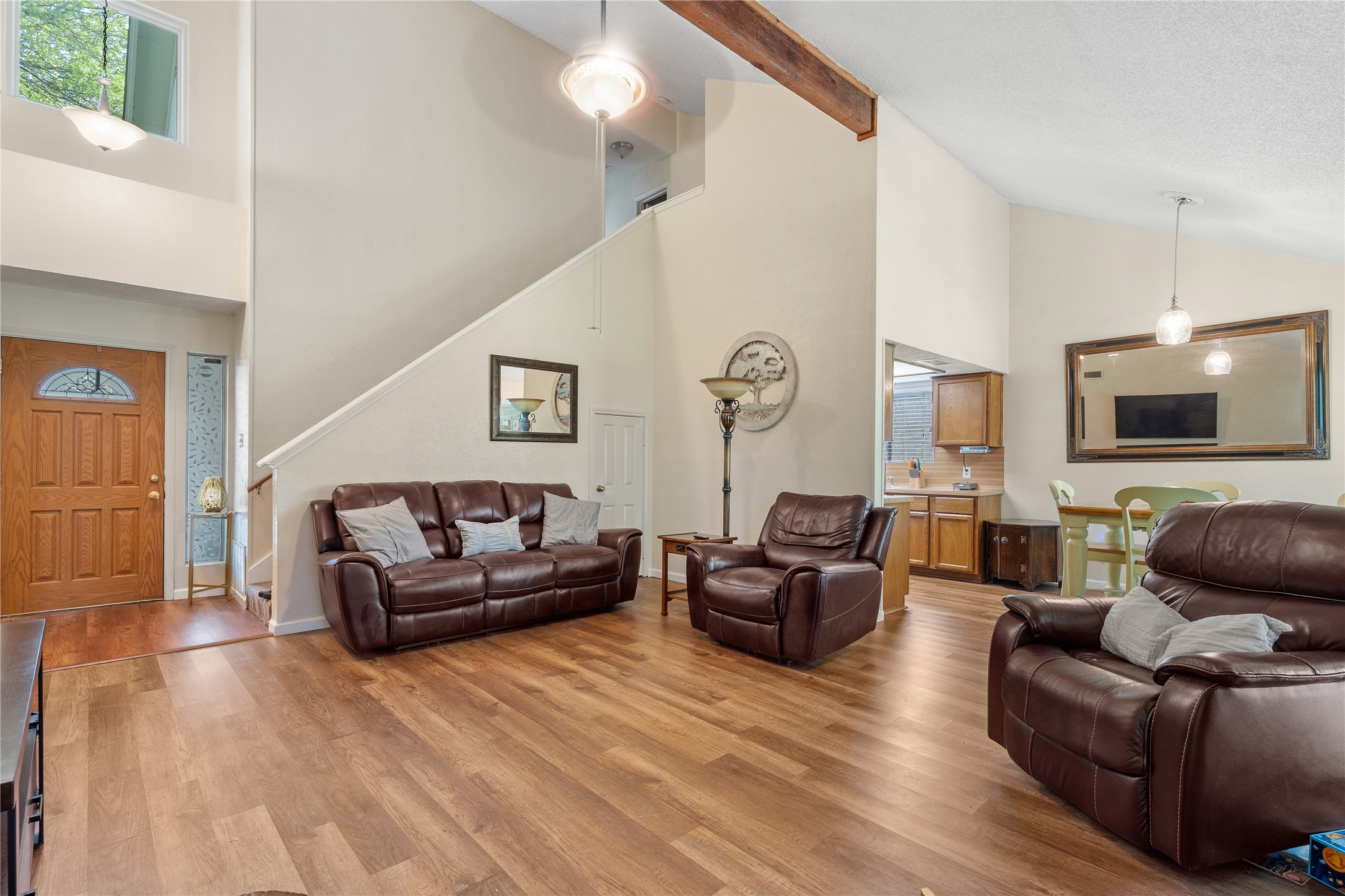 1606 Middleway Road Pflugerville, TX 78660 - Photo 8 of 34 Living Room