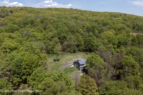 $715,000 | 606 Old Post Road, New Paltz, NY 12561