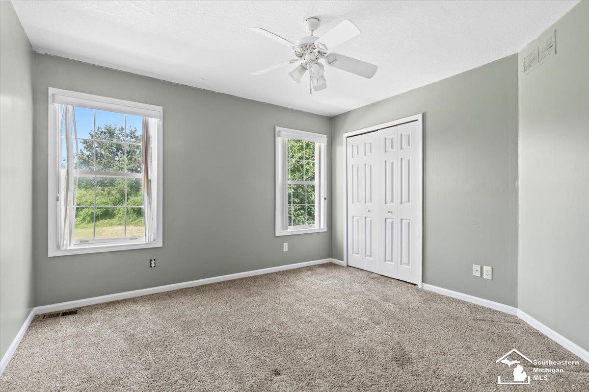 23670 Hall Road Trenton, MI 48183 - Photo 18 of 49 50147533-0a8bceea-7693-4dd7-9ba8-d21d4b0ec87d.JPG