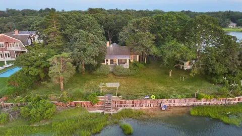 $4,495,000 | 311 Noyack Road, Southampton, NY 11968