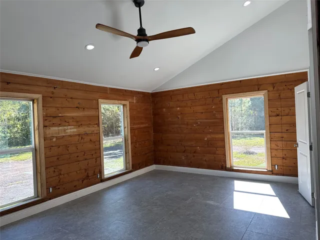 a view of walk in closet