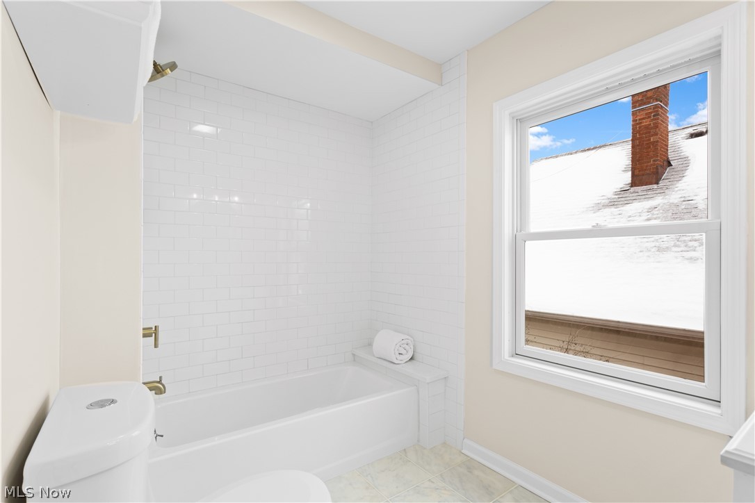 2375 Charney Road Cleveland, OH 44118 - Photo 17 of 21 Gallery Image 17