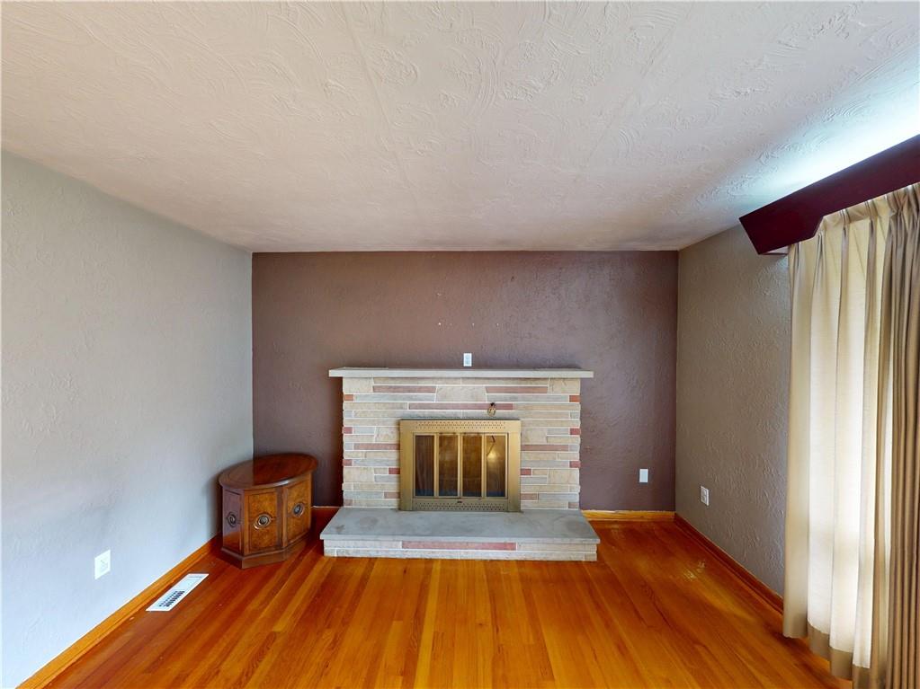 306 Cherokee Drive Butler, PA 16001 - Photo 3 of 25 Gallery Image 3