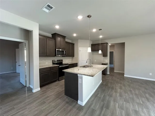 $2,195 | 505 Reatta Drive, Justin, TX 76247