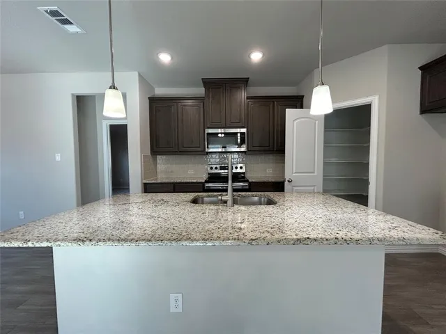 $2,195 | 505 Reatta Drive, Justin, TX 76247