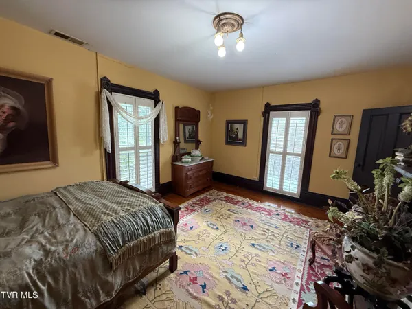 $629,900 | 1906 West G Street, Elizabethton, TN 37643