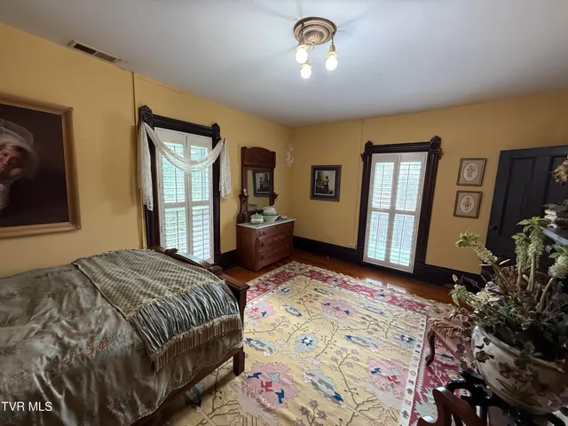 $749,900 | 1906 West G Street, Elizabethton, TN 37643