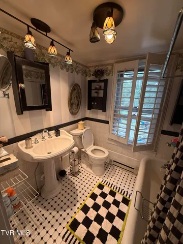 $749,900 | 1906 West G Street, Elizabethton, TN 37643