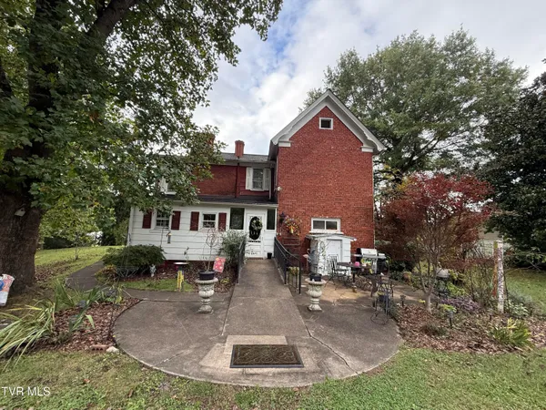 $629,900 | 1906 West G Street, Elizabethton, TN 37643