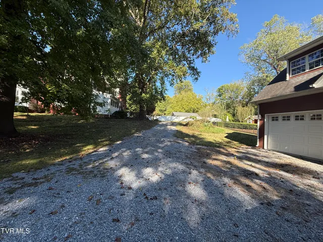 $749,900 | 1906 West G Street, Elizabethton, TN 37643