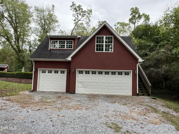 $629,900 | 1906 West G Street, Elizabethton, TN 37643