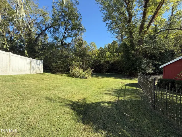 $749,900 | 1906 West G Street, Elizabethton, TN 37643