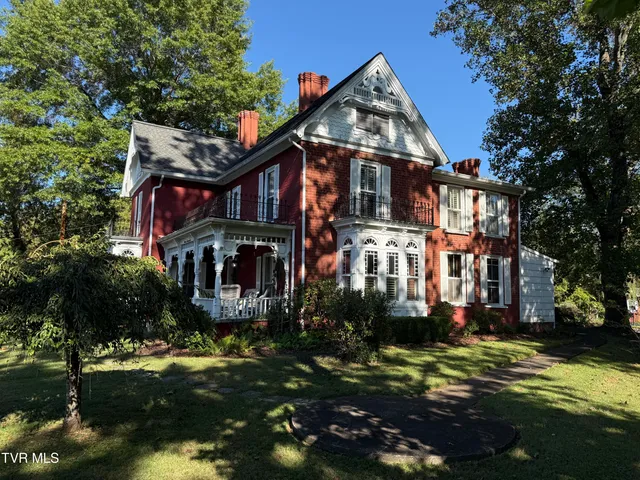 $749,900 | 1906 West G Street, Elizabethton, TN 37643