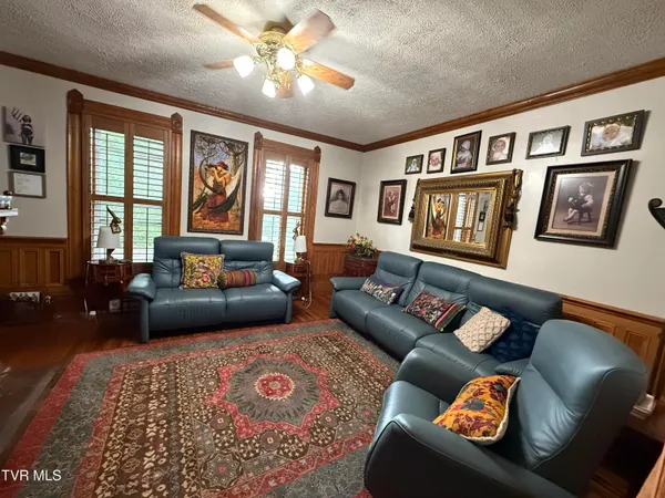 $629,900 | 1906 West G Street, Elizabethton, TN 37643