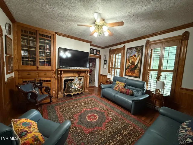 $749,900 | 1906 West G Street, Elizabethton, TN 37643