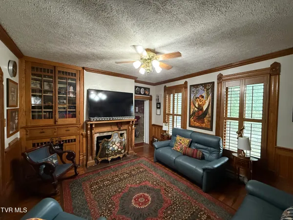 $629,900 | 1906 West G Street, Elizabethton, TN 37643