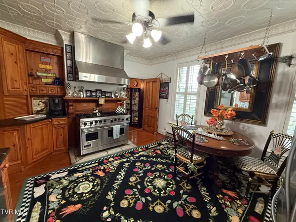 $629,900 | 1906 West G Street, Elizabethton, TN 37643