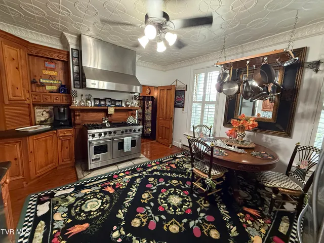 $749,900 | 1906 West G Street, Elizabethton, TN 37643