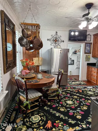 $629,900 | 1906 West G Street, Elizabethton, TN 37643