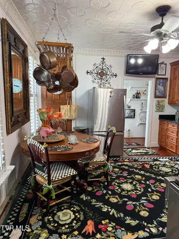 $749,900 | 1906 West G Street, Elizabethton, TN 37643