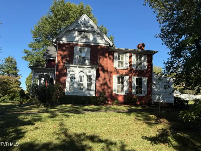 $749,900 | 1906 West G Street, Elizabethton, TN 37643