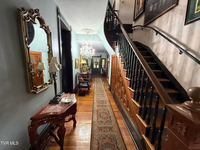 $749,900 | 1906 West G Street, Elizabethton, TN 37643