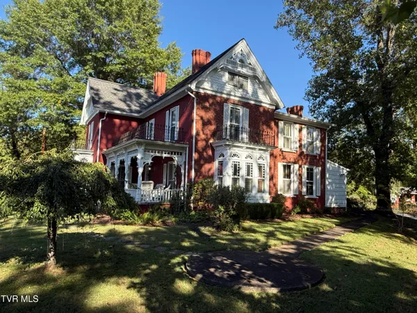$629,900 | 1906 West G Street, Elizabethton, TN 37643